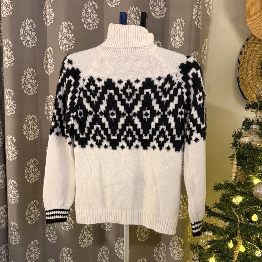 Maurices Black and White Geometric Turtleneck Sweater